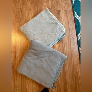 Soft Light Gray Microfiber Norwex brand!  2 body towels!